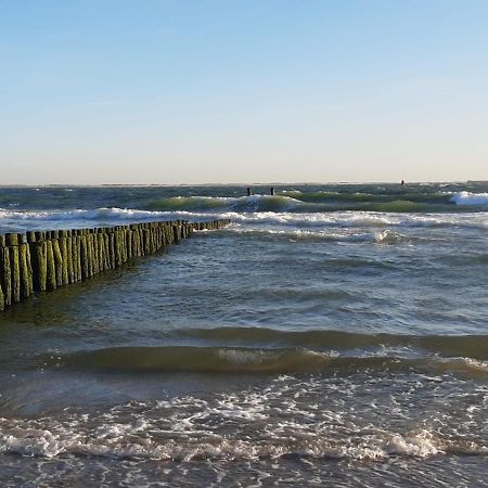 Stellechalets Op Vakantiepark Stelleplas - Heinkenszand Bagian luar foto