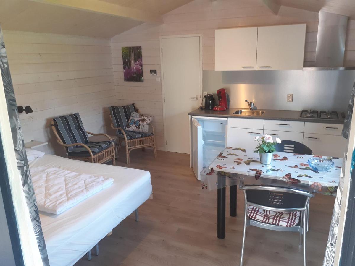 Stellechalets Op Vakantiepark Stelleplas - Heinkenszand Bagian luar foto