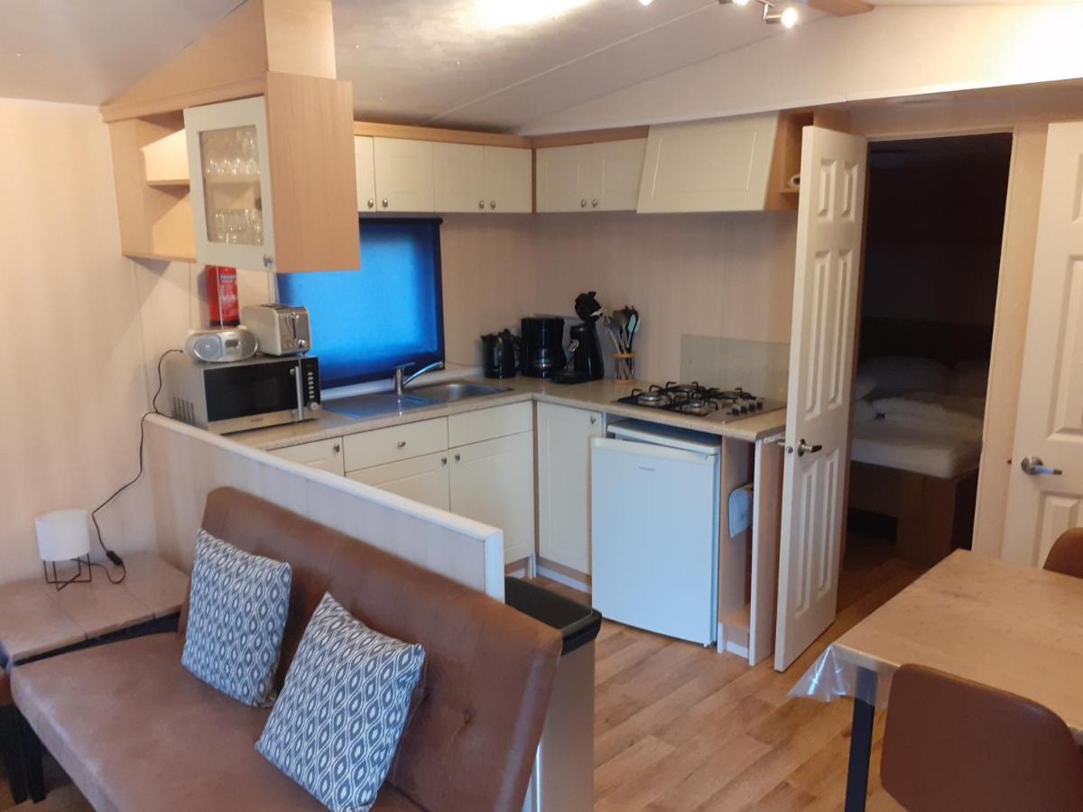 Stellechalets Op Vakantiepark Stelleplas - Heinkenszand Bagian luar foto