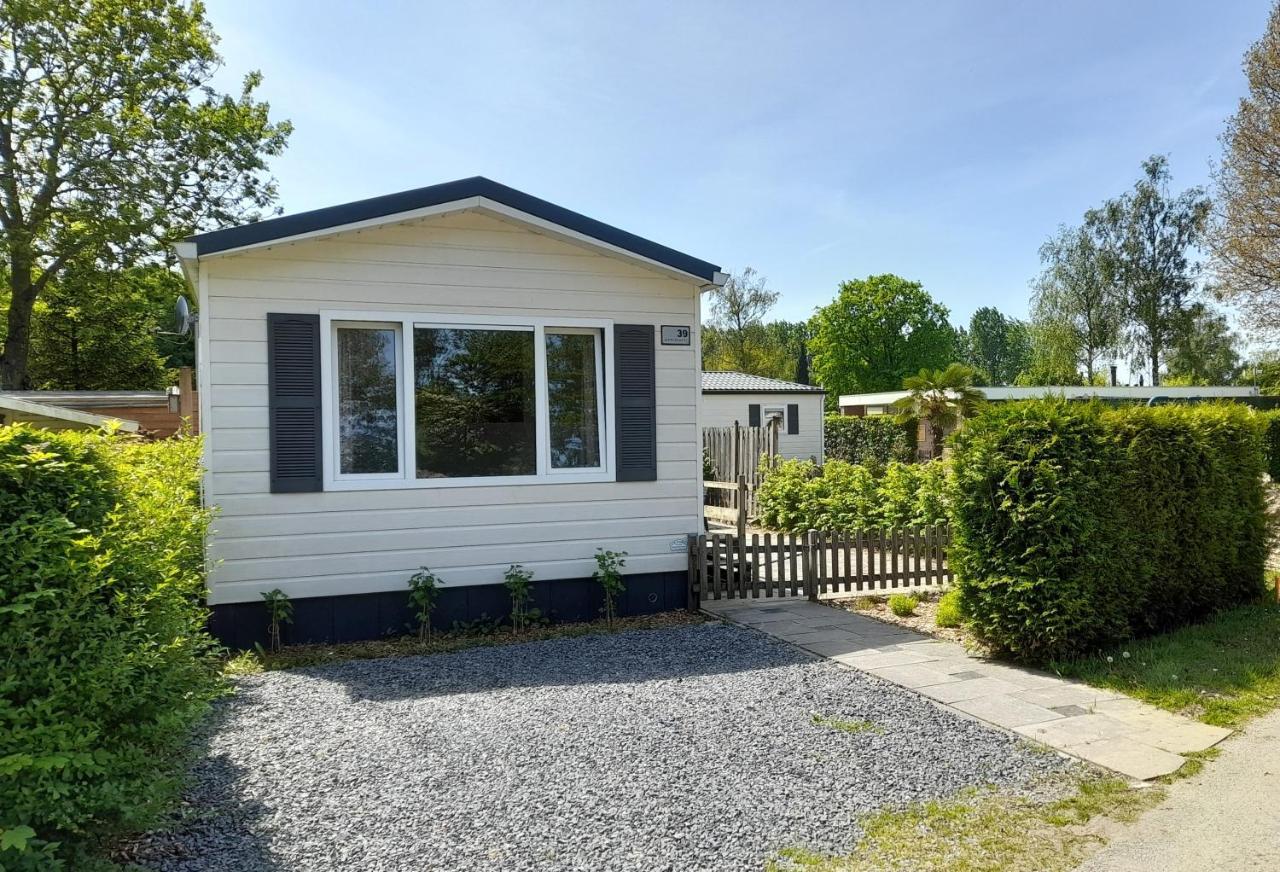 Stellechalets Op Vakantiepark Stelleplas - Heinkenszand Bagian luar foto